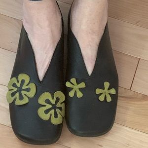 Campers “twins” size 37.